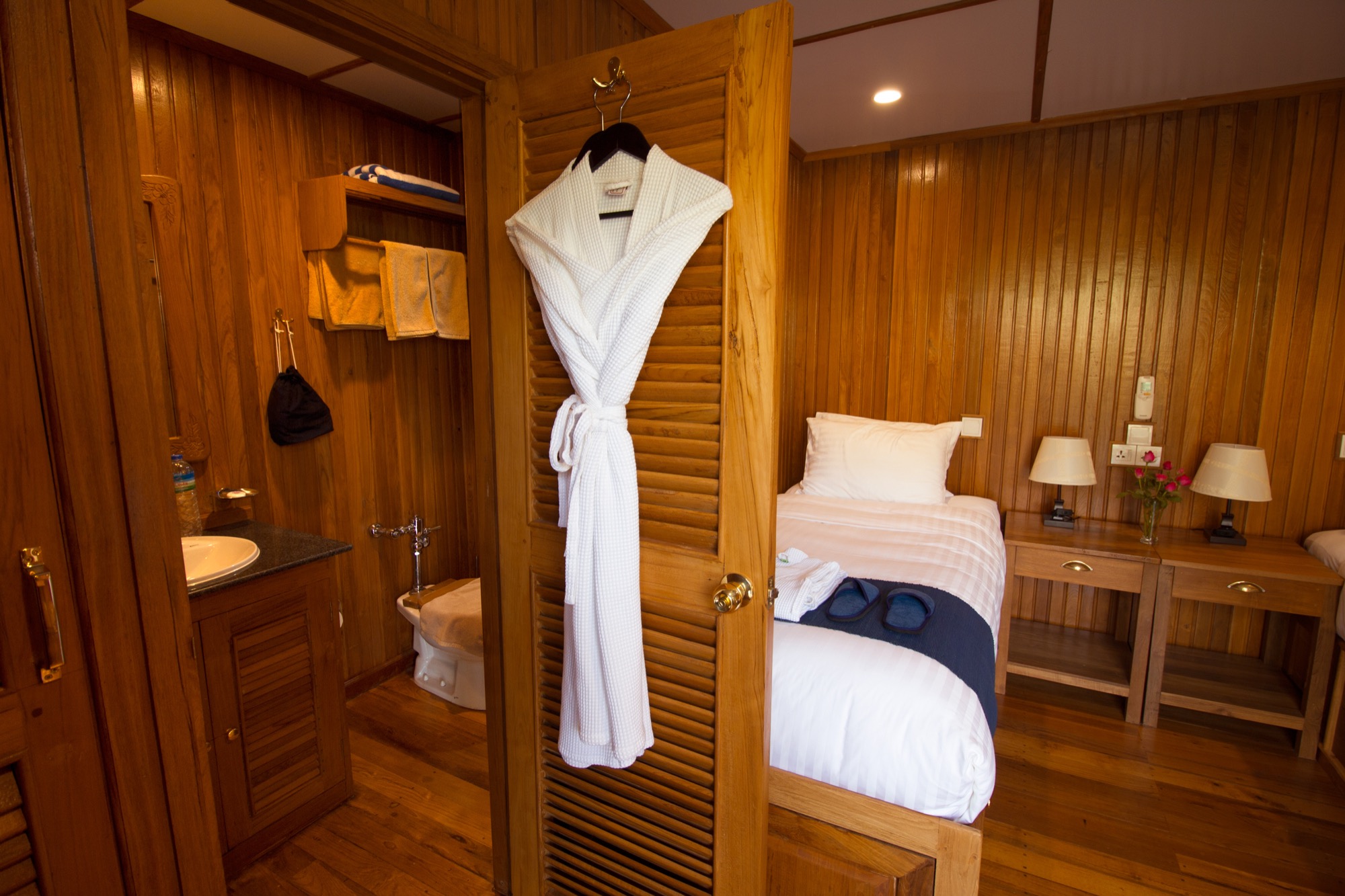 Pandaw RV Kindat Pandaw Cabin 7.jpg